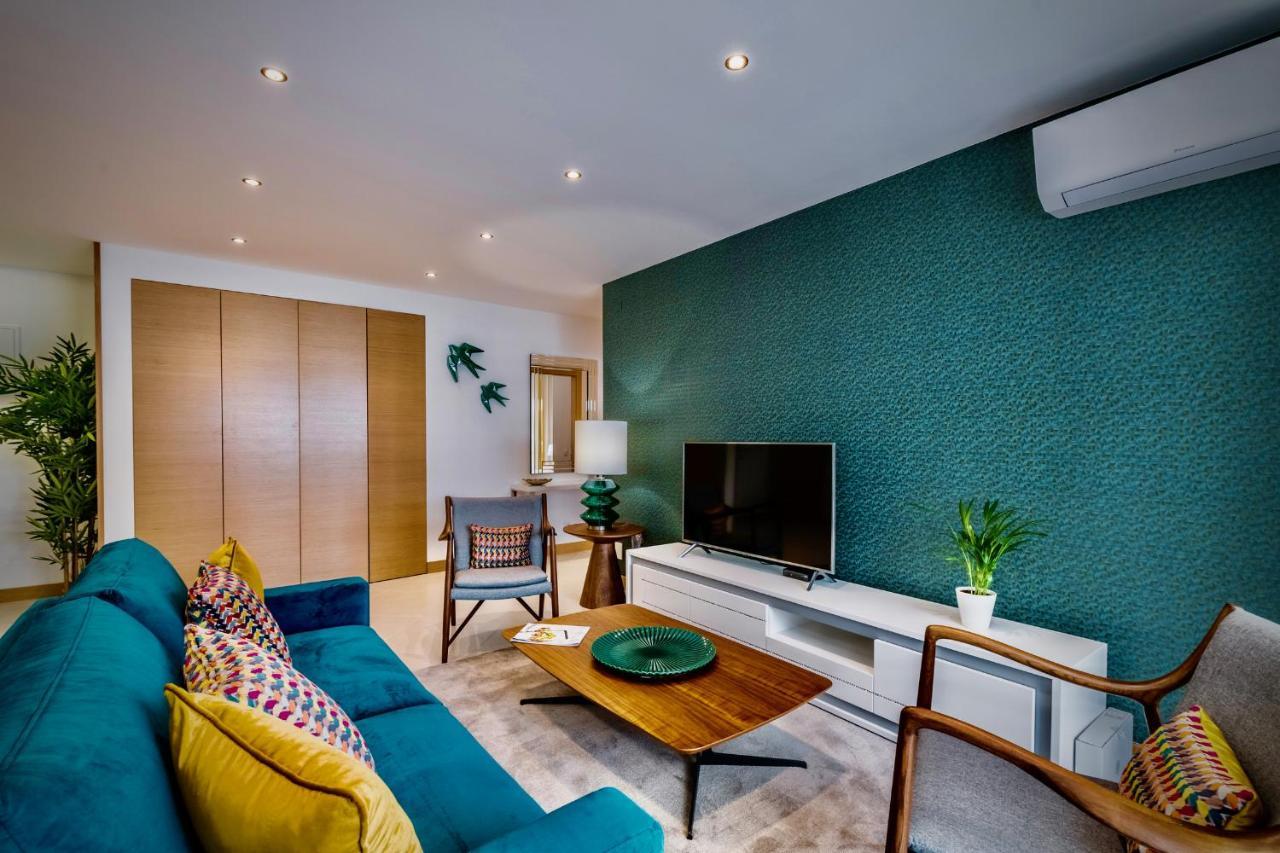 Coolhouses Lagos, 2 Bed Stylish City Flat, Rooftop Shared Pool, Clayheart المظهر الخارجي الصورة