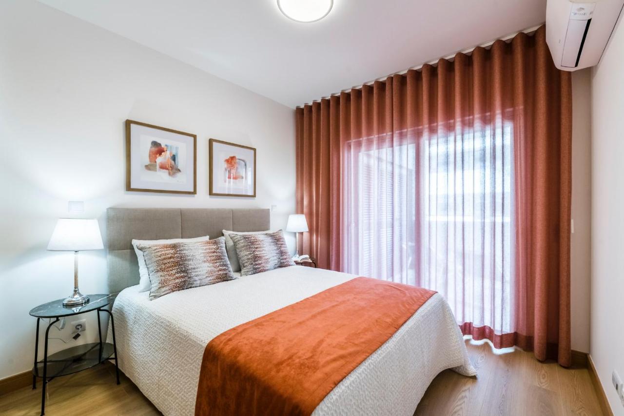 Coolhouses Lagos, 2 Bed Stylish City Flat, Rooftop Shared Pool, Clayheart المظهر الخارجي الصورة